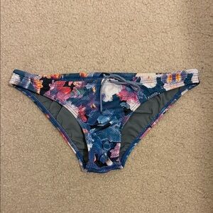 Floral Blue Jolyn Bottom “Midl” Size M